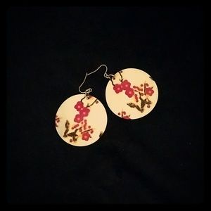 Floral round earrings 🛍3 For $15🛍